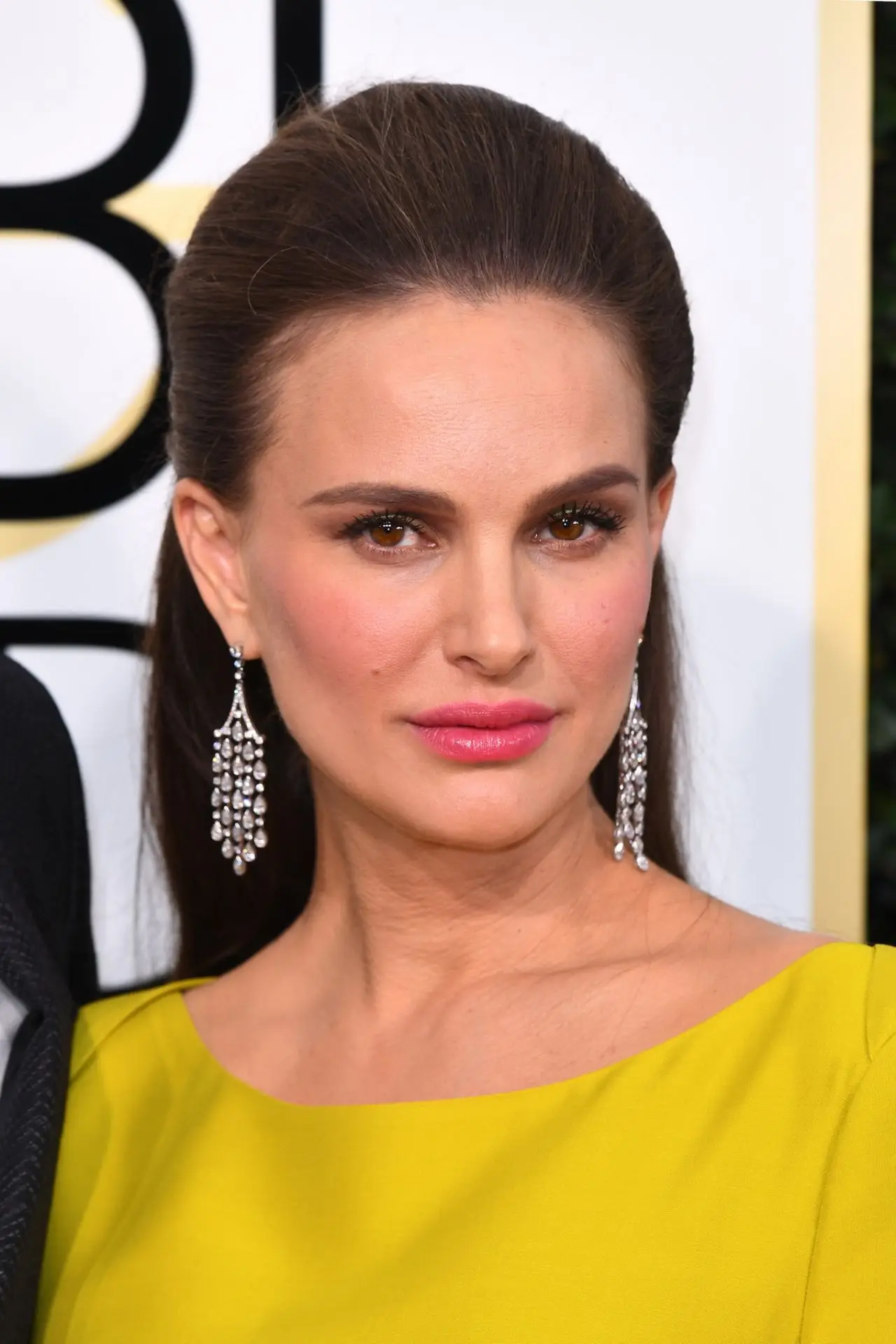 natalie portman photos at 2017 golden globe awards